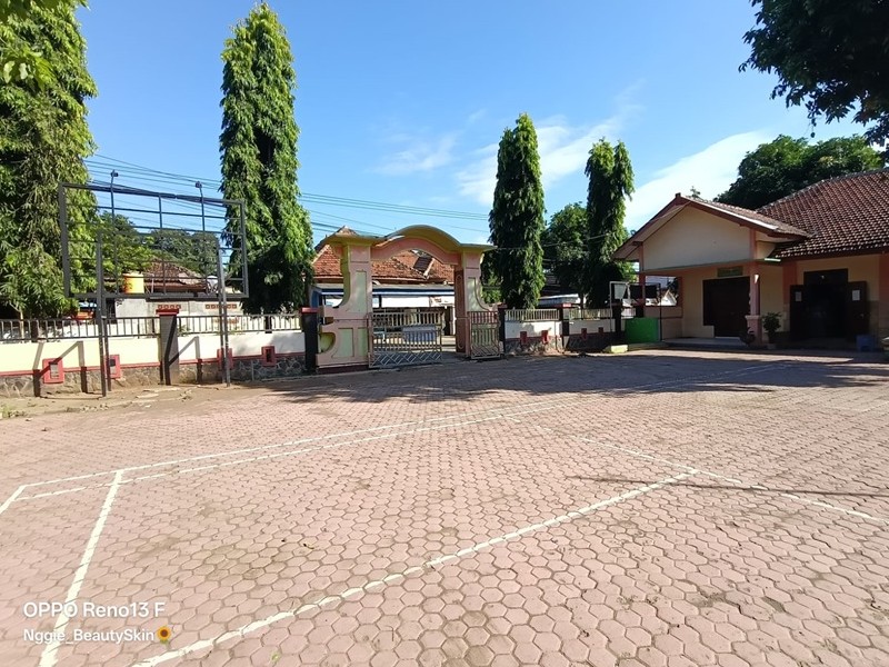 Halaman Sekolah